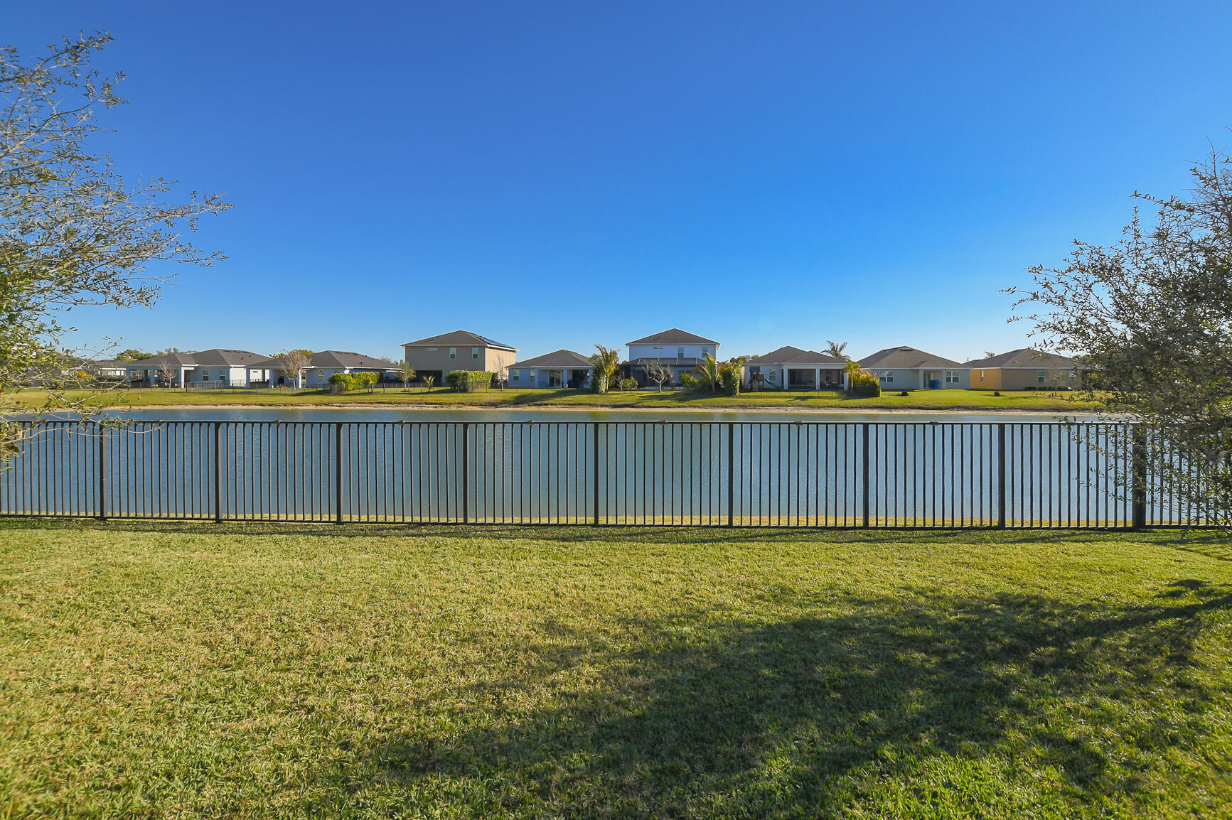 CROSSTOWN COMMONS - Residential