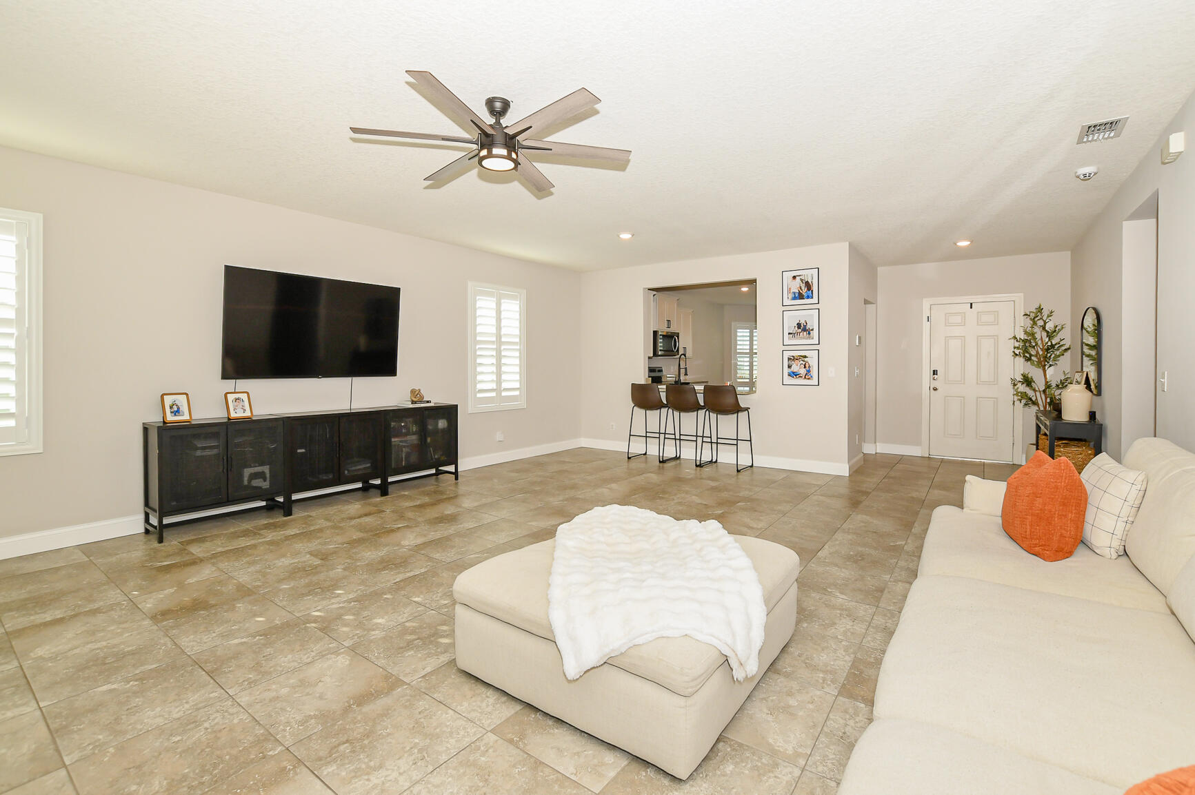 CROSSTOWN COMMONS - Residential