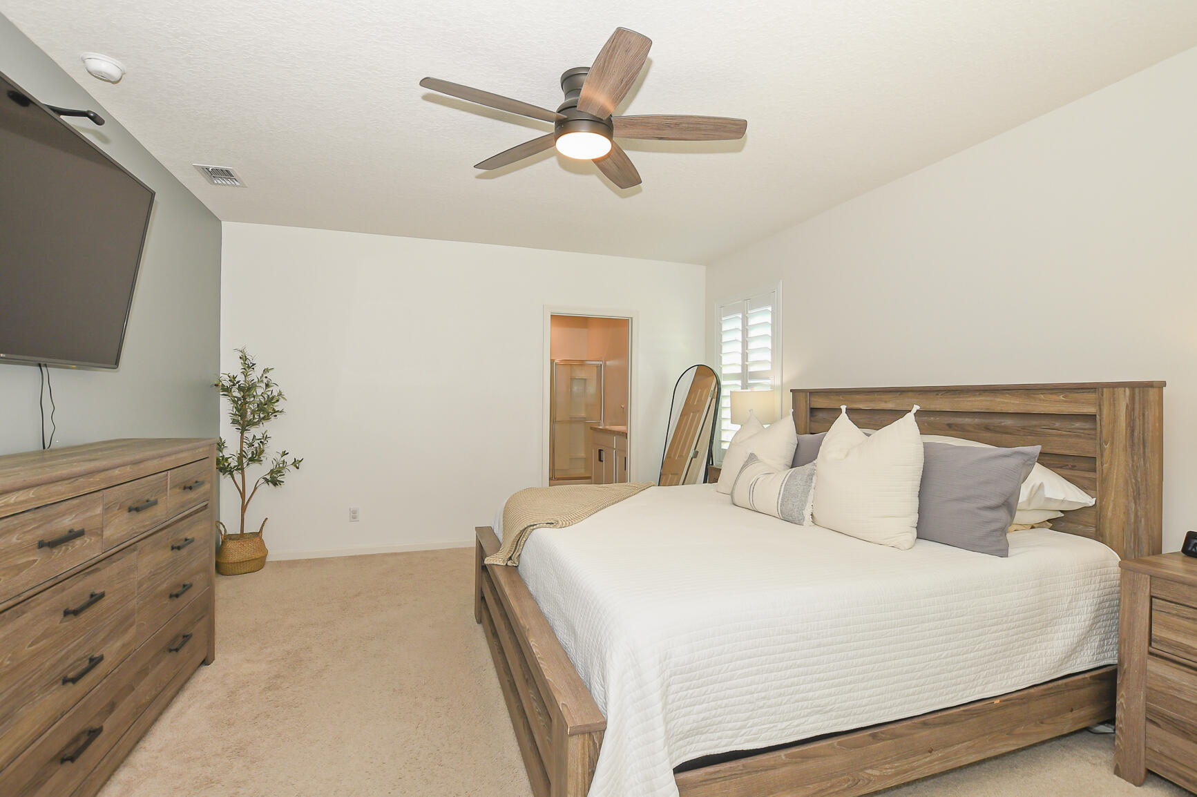 CROSSTOWN COMMONS - Residential