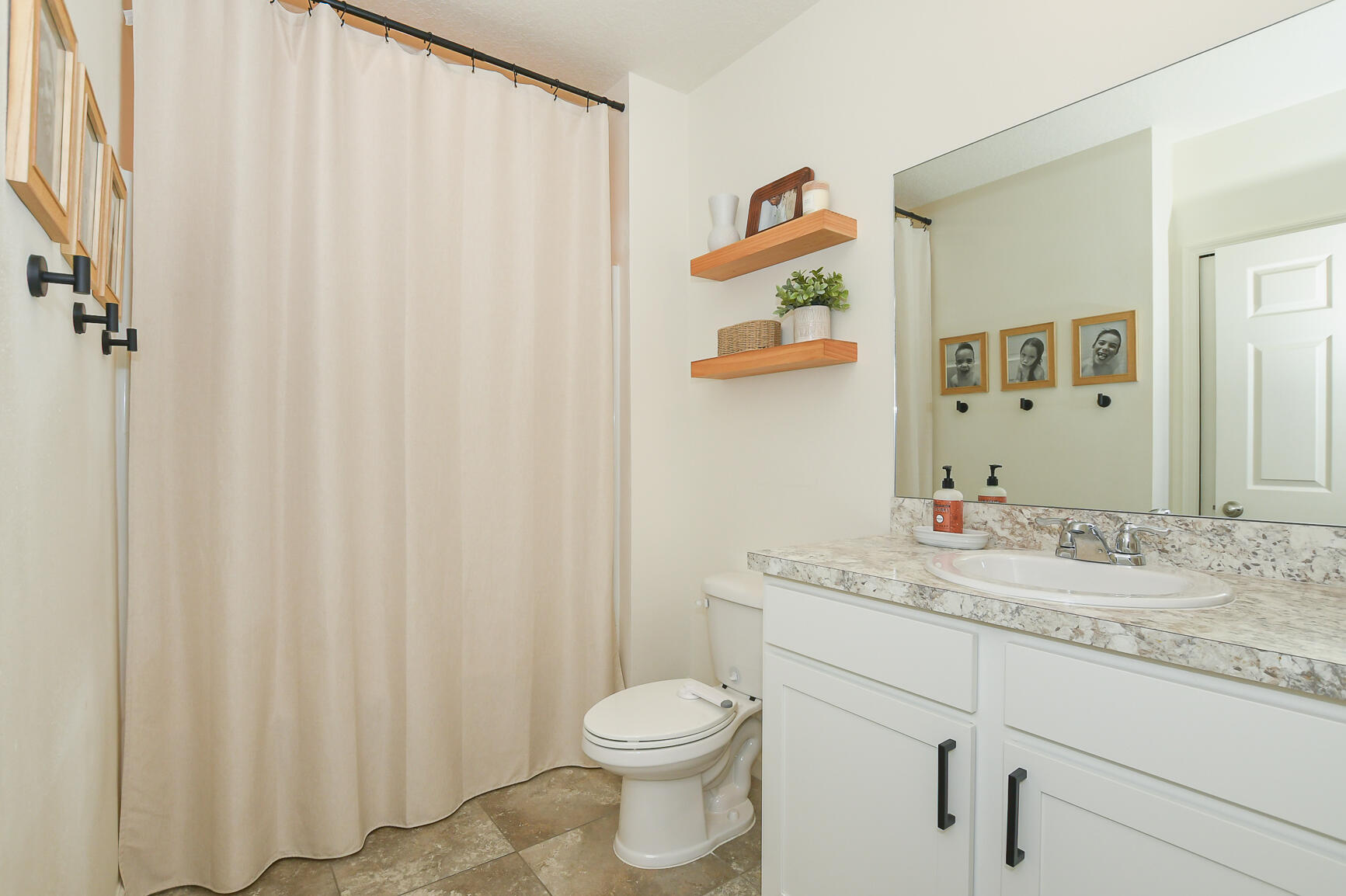 CROSSTOWN COMMONS - Residential