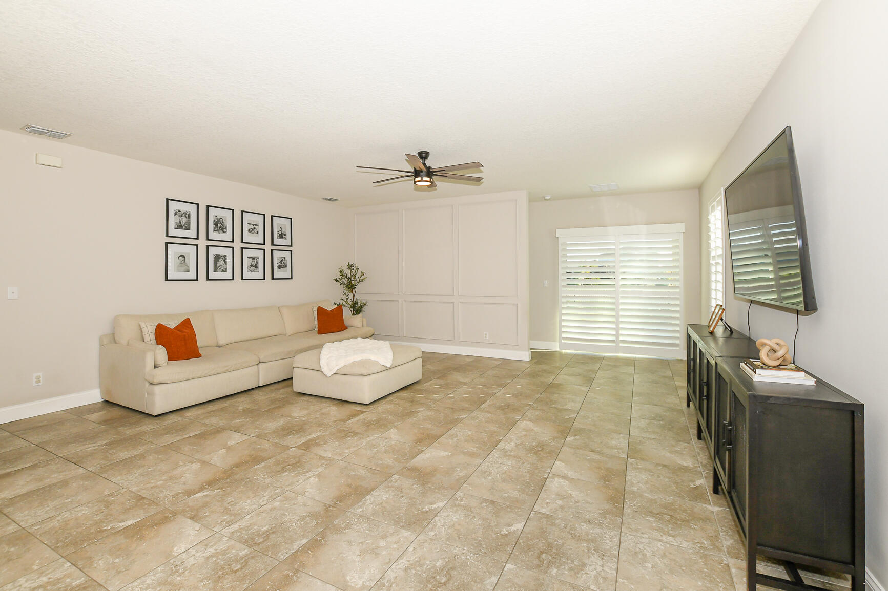 CROSSTOWN COMMONS - Residential