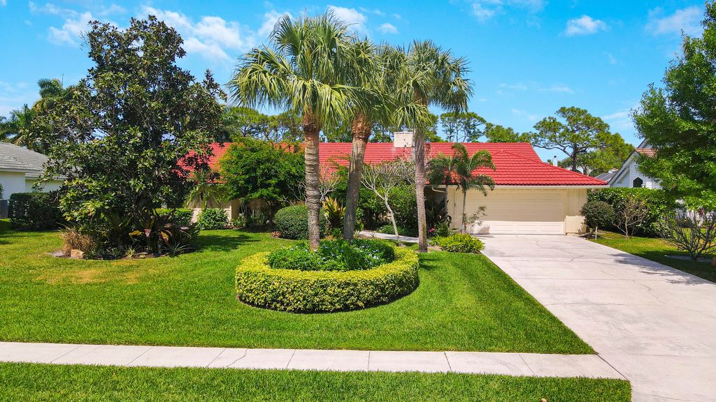 Photo of 5541 Old Mystic Court, Jupiter, FL 33458 (MLS # R10974516)