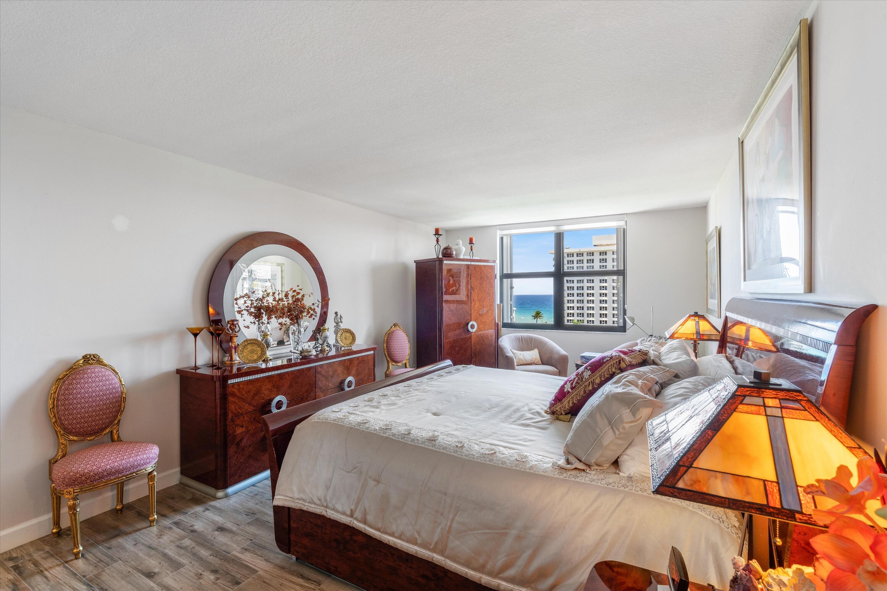 LA FONTANA CONDO - Residential