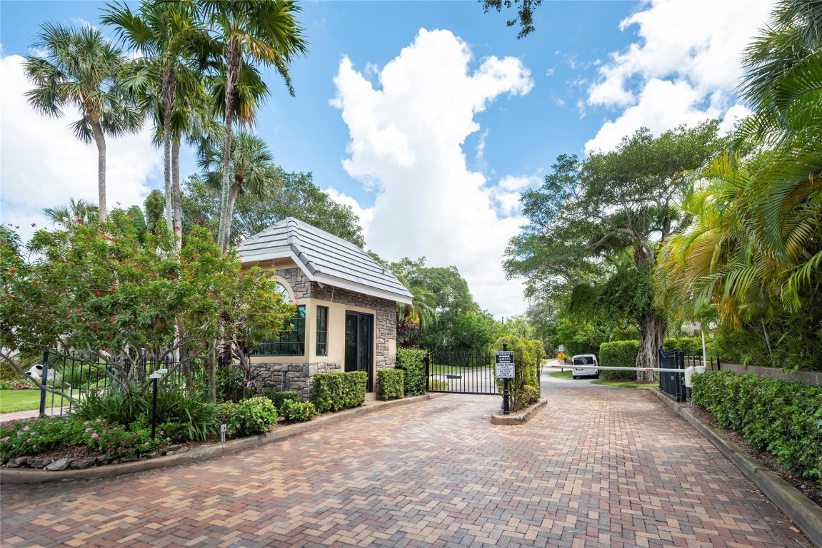 Woodside Vill Sec One 92- - Residential