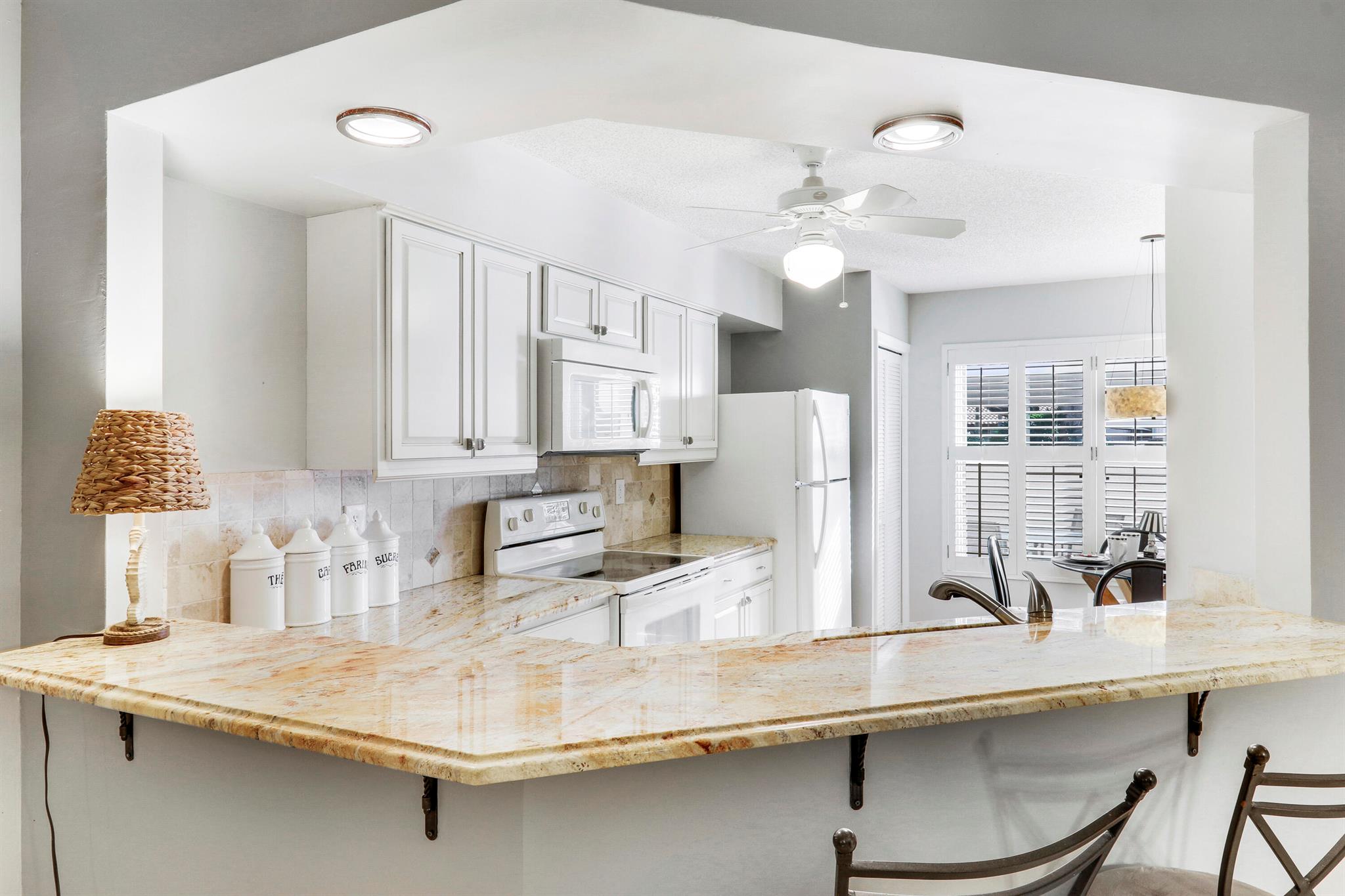 MONTEGO COVE CONDO - Residential