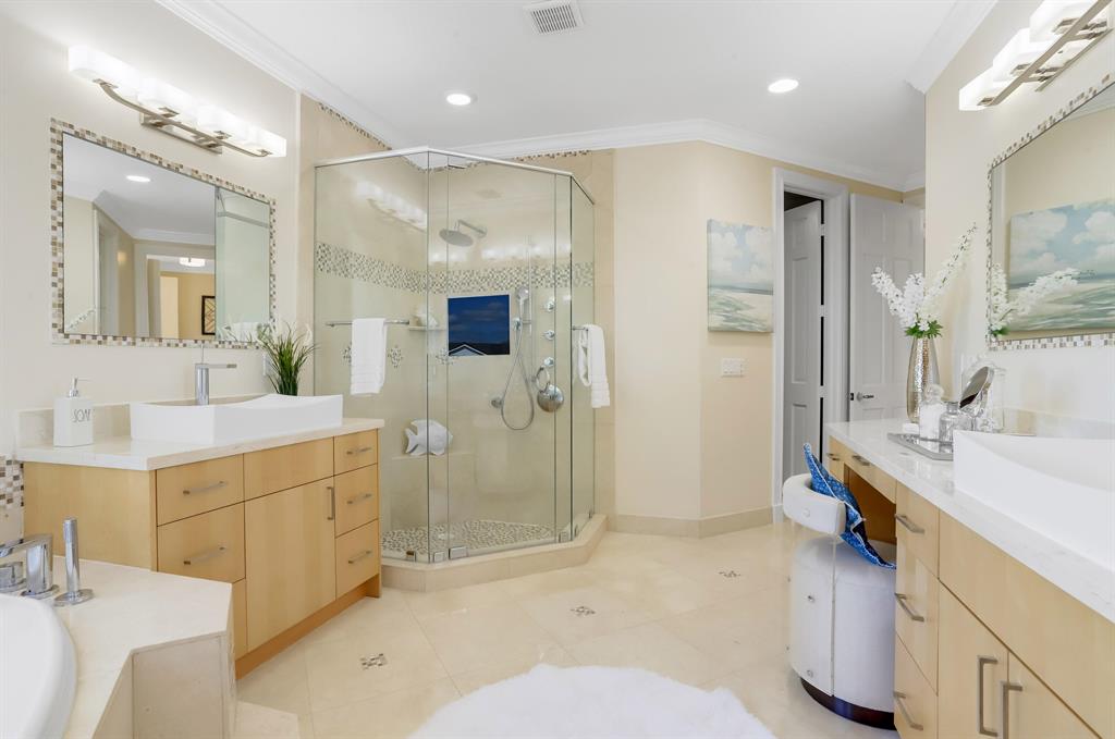 OCEAN RIDGE BEACH - Residential