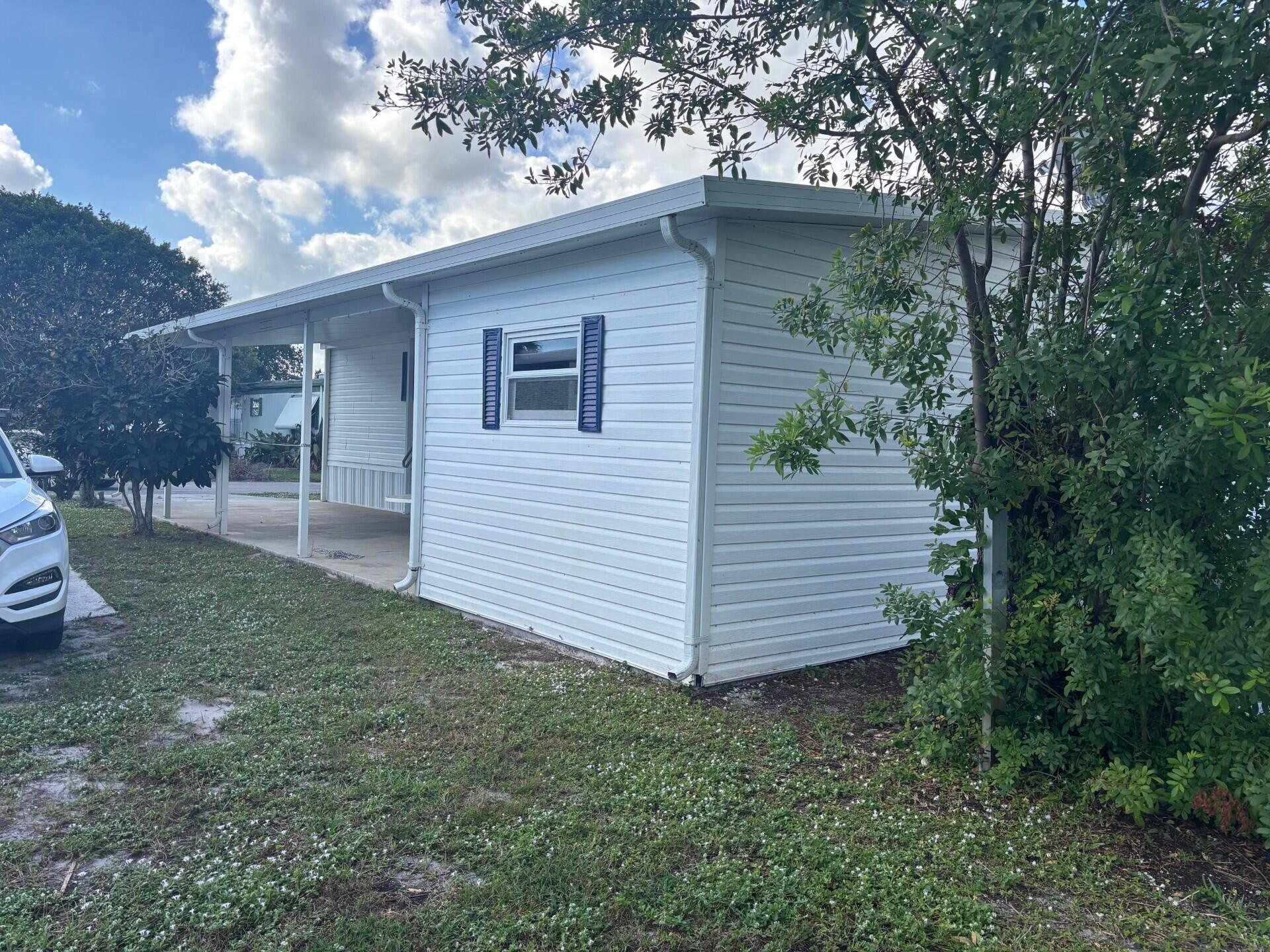 COUNTRY KNOLLS - Residential