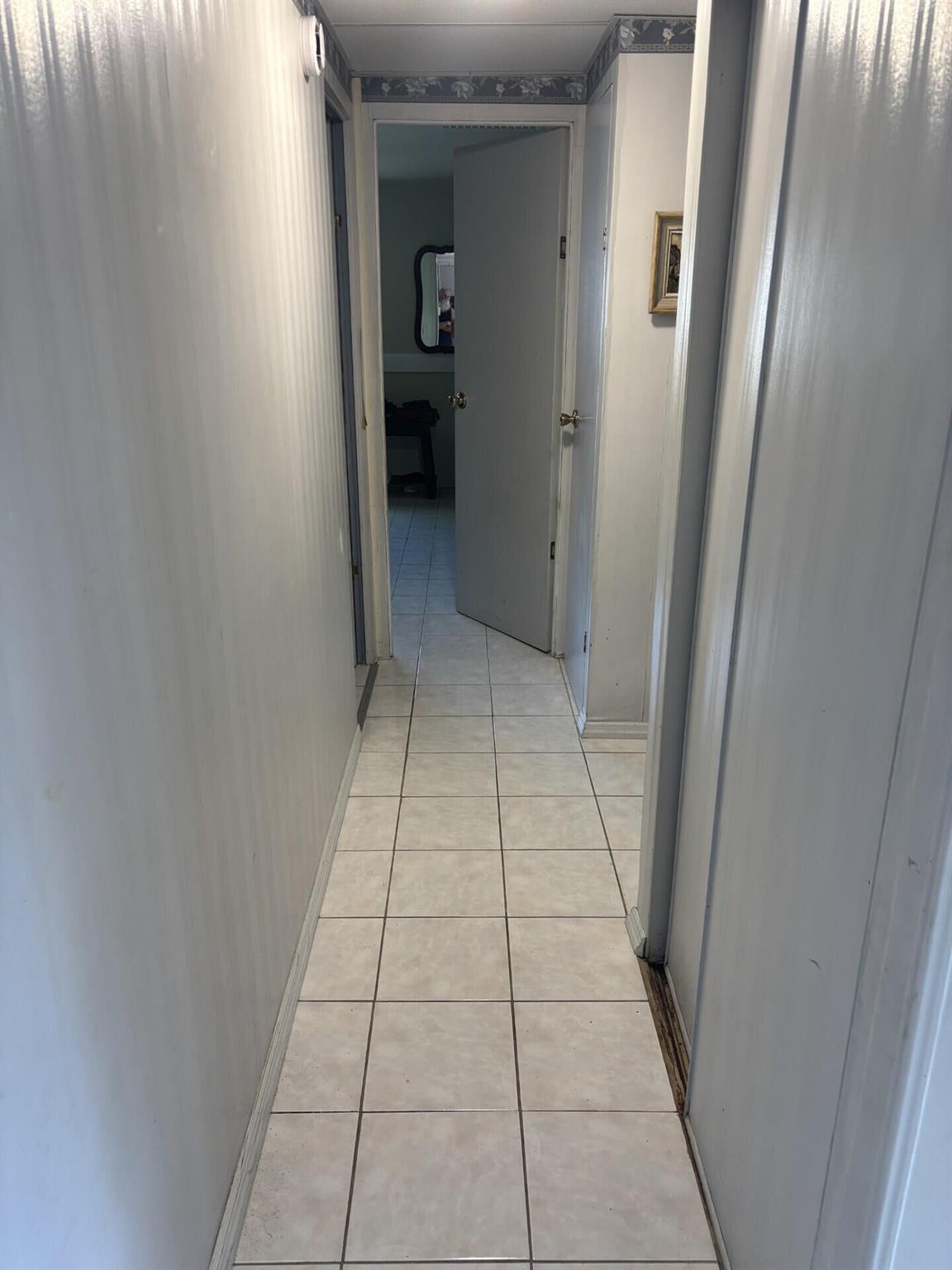 COUNTRY KNOLLS - Residential