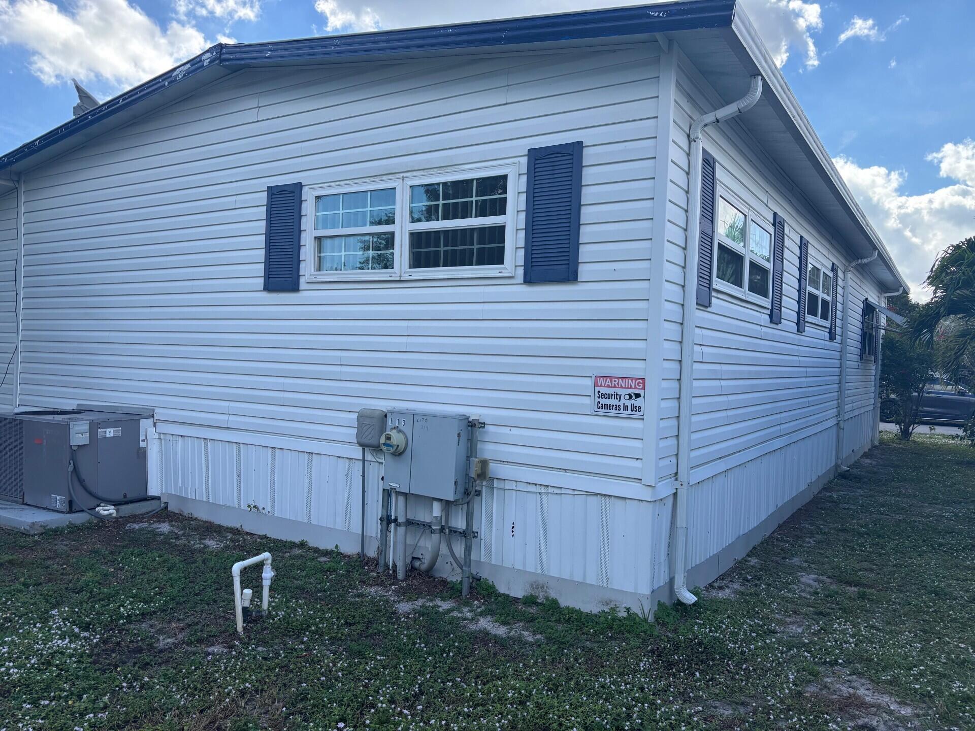 COUNTRY KNOLLS - Residential