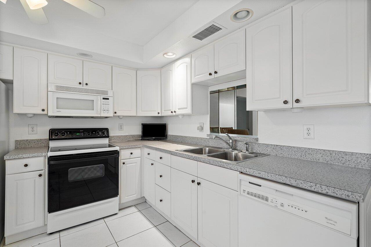 3005 Portofino Isle C2