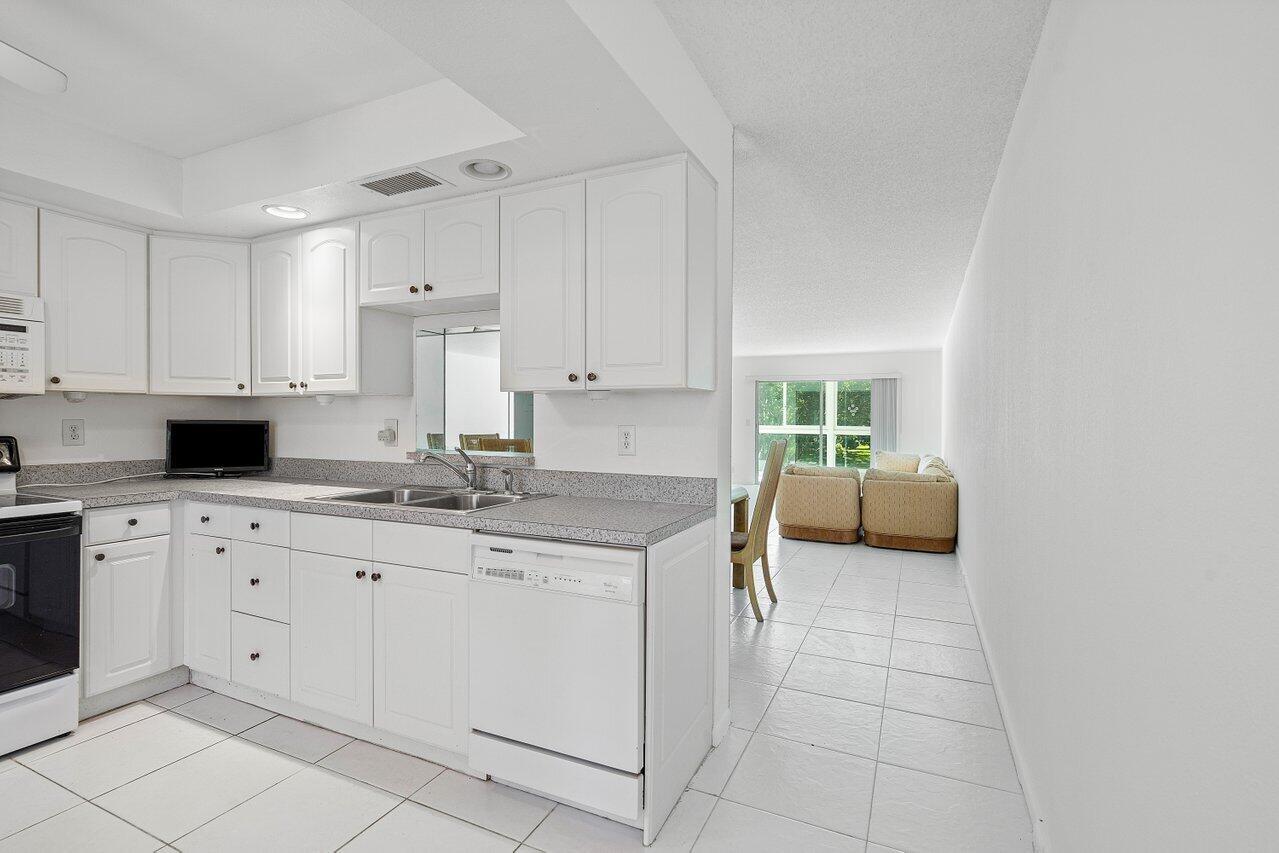 3005 Portofino Isle C2
