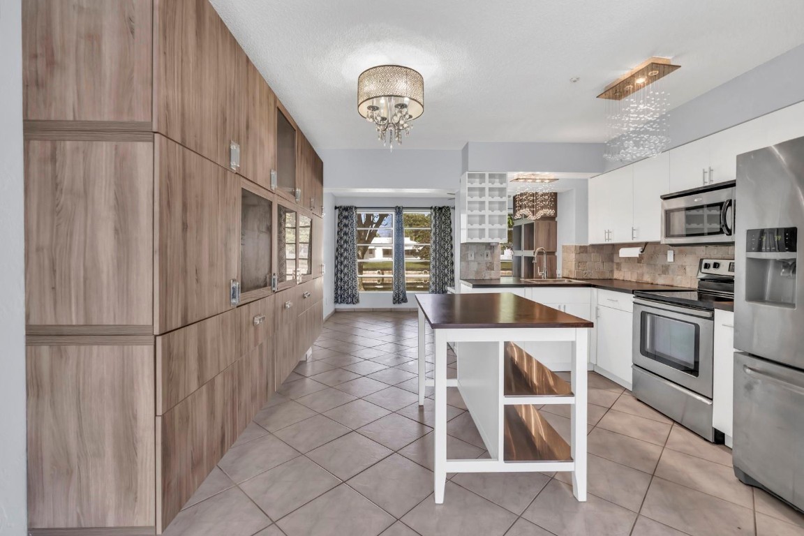 MAINLANDS OF TAMARAC LAKE - Residential