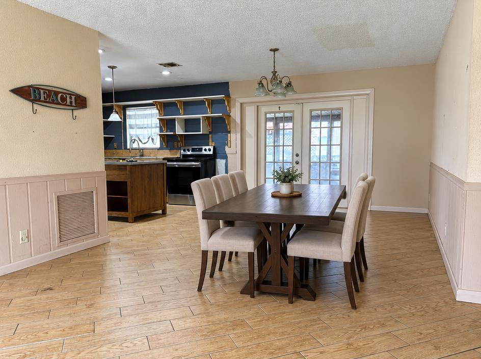 6771 NW 24TH Street, Margate, FL, 33063/$395,000 2 6771 NW 24TH Street