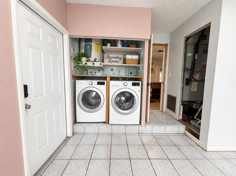 6771 NW 24TH Street, Margate, FL, 33063/$395,000 4 6771 NW 24TH Street