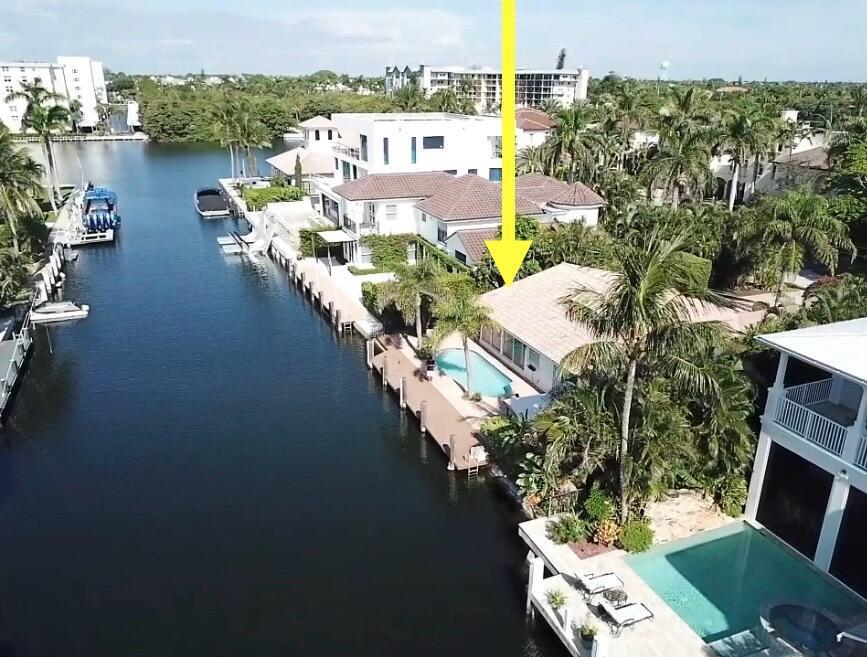 Awesome location in East Delray Beach available for 2025/2026 season. Three bedrooms, two bathrooms, two car garage and private pool with a 40' boat dock with access to the Atlantic ocean. Short walk to the beach and a quick ride to iconic downtown Delray Beach. Whole Foods, Publix, and Trader Joe's; along with a variety of other shopping and dining options close-by. Enjoy paradise over the winter season in this charming beach cottage, fully furnished with linens and kitchen items.