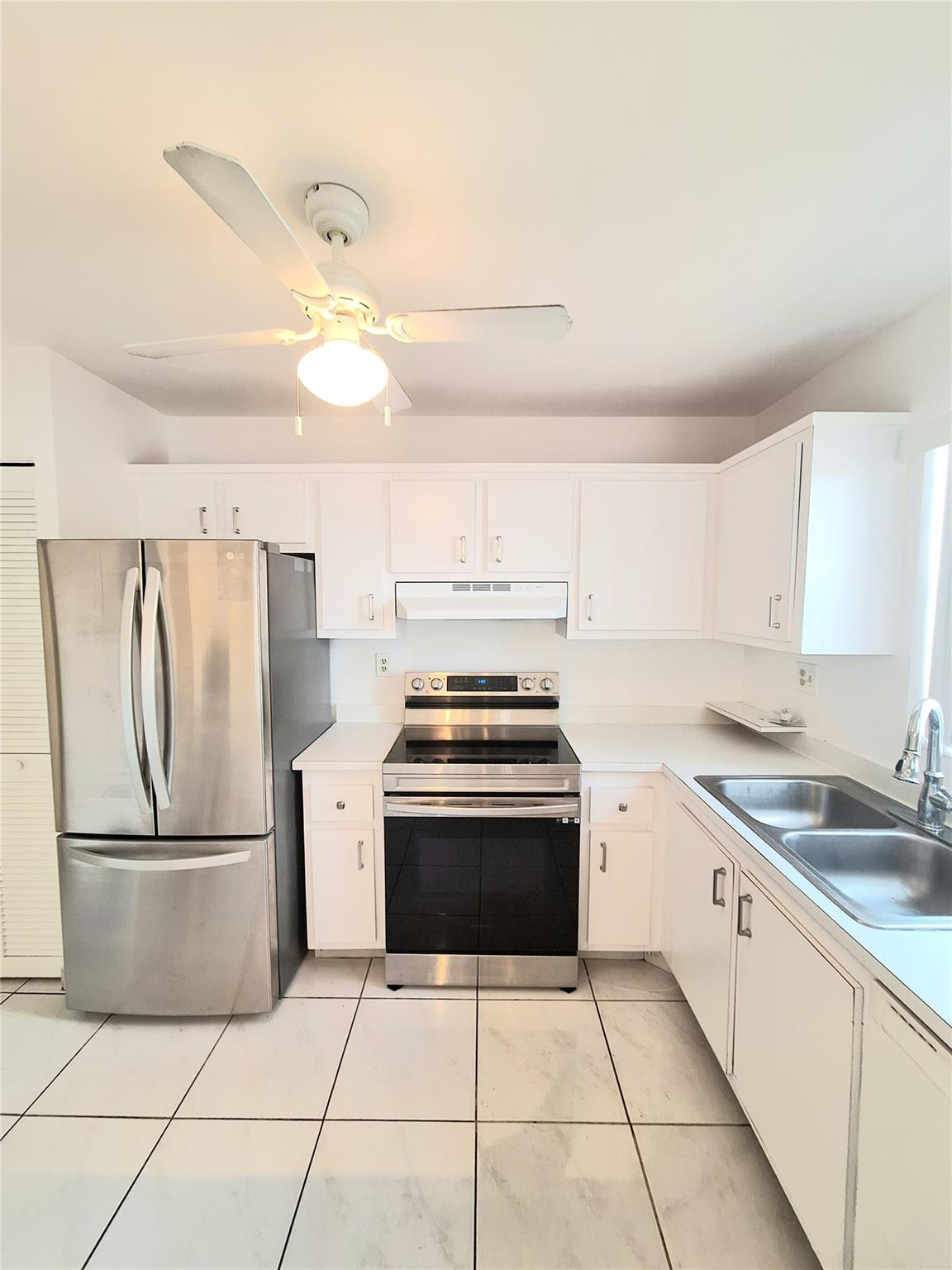 RAMBLEWOOD EAST CONDO - Residential Lease