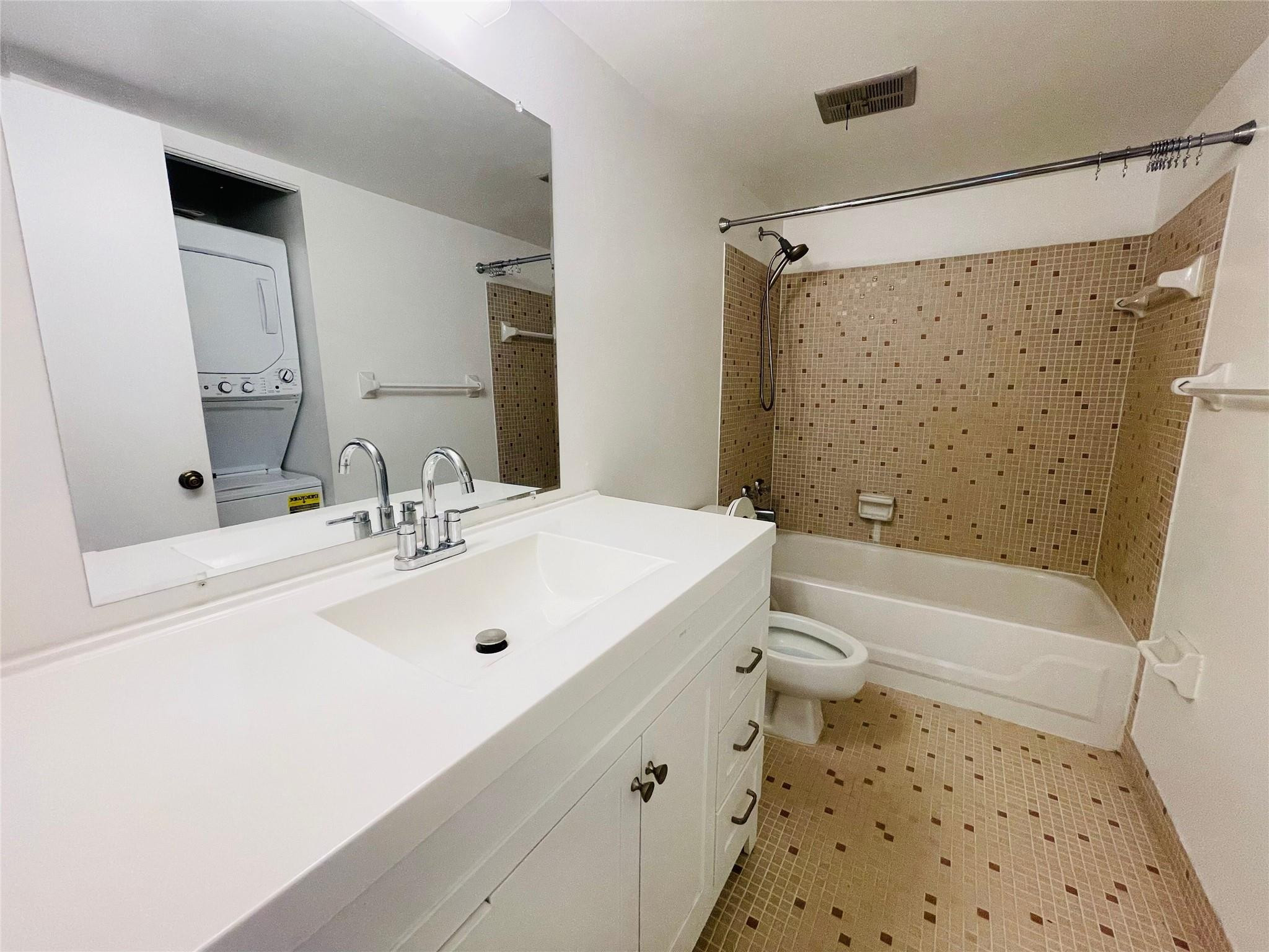 RAMBLEWOOD EAST CONDO - Residential Lease