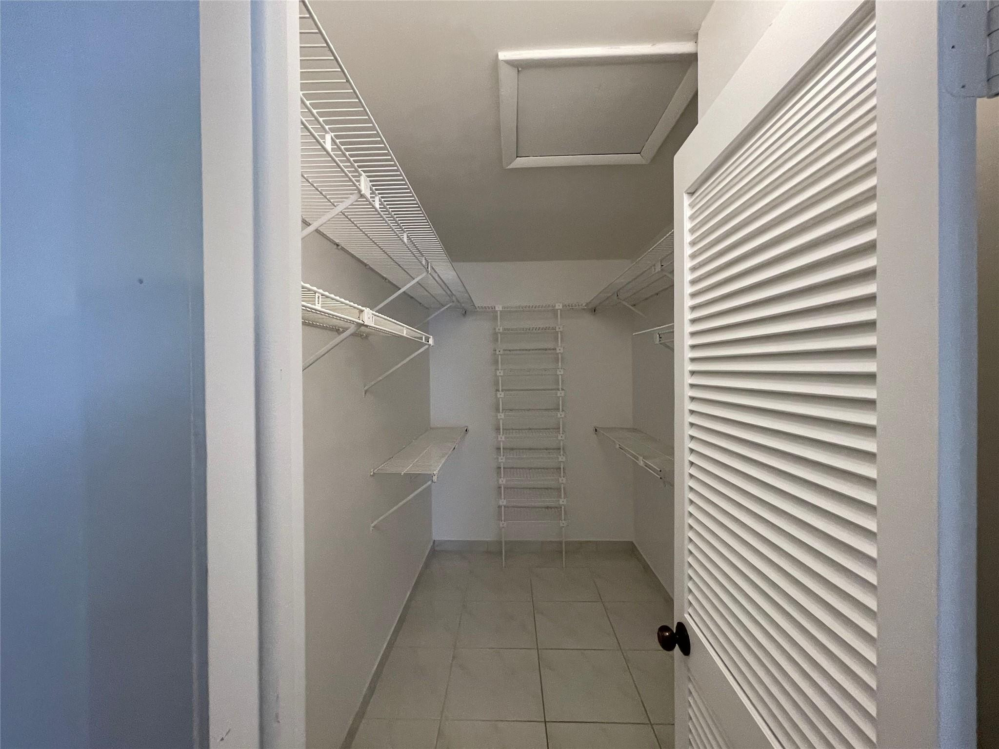 RAMBLEWOOD EAST CONDO - Residential Lease