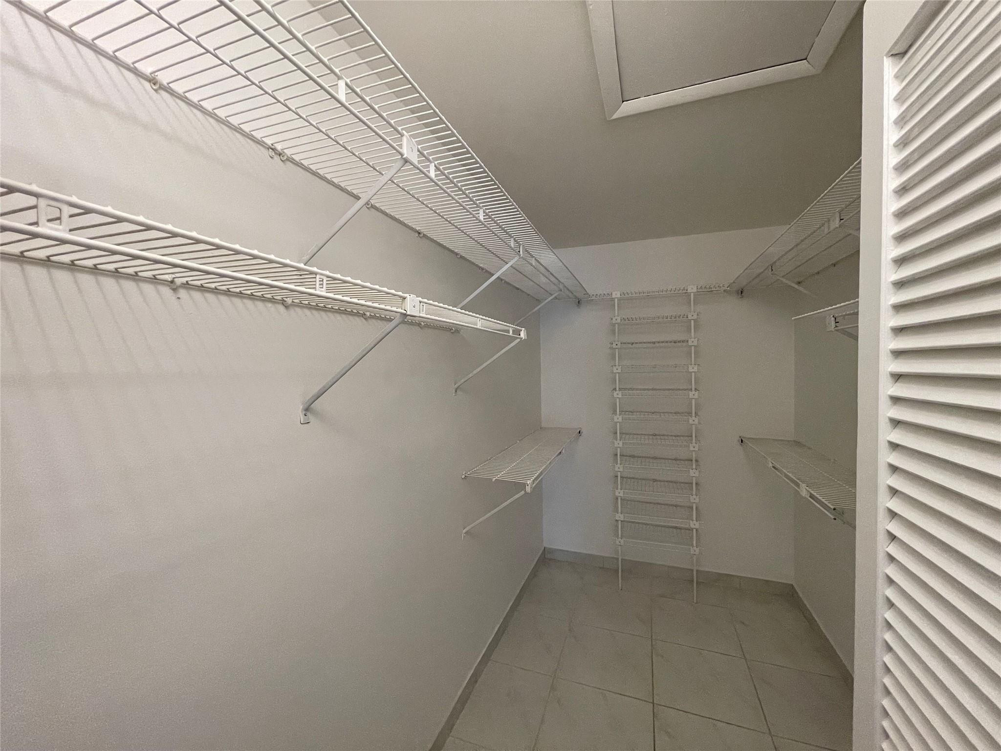 RAMBLEWOOD EAST CONDO - Residential Lease