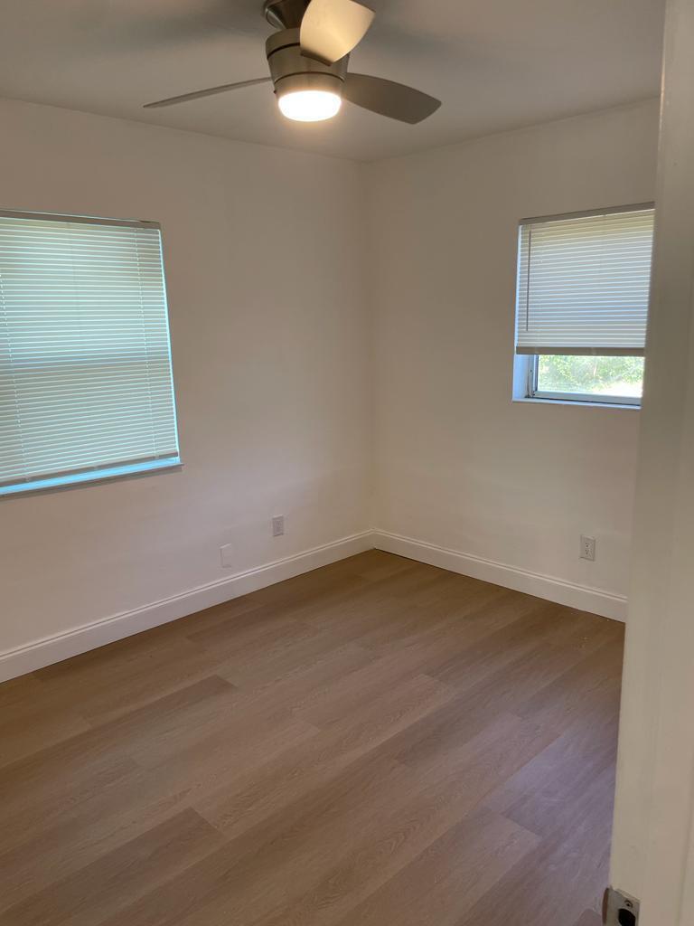 LAKE OSBORNE PARK - Residential