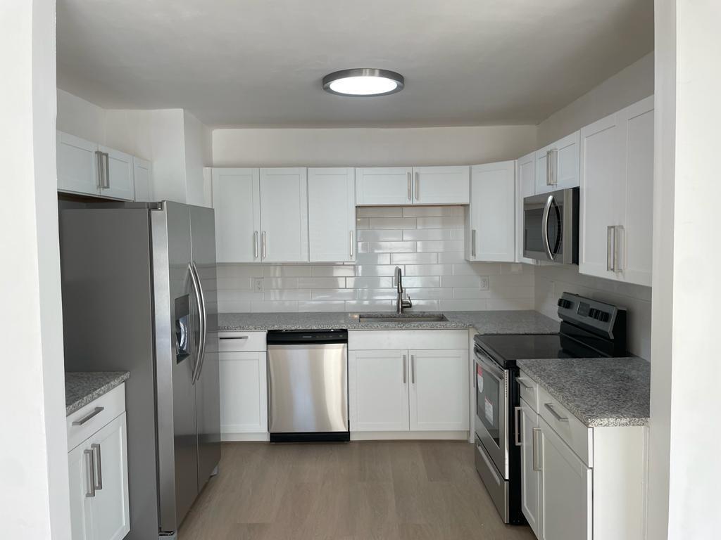 LAKE OSBORNE PARK - Residential