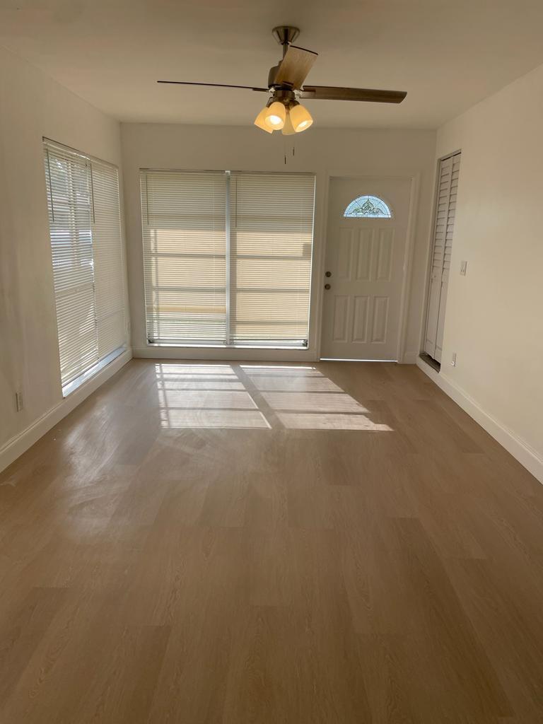 LAKE OSBORNE PARK - Residential