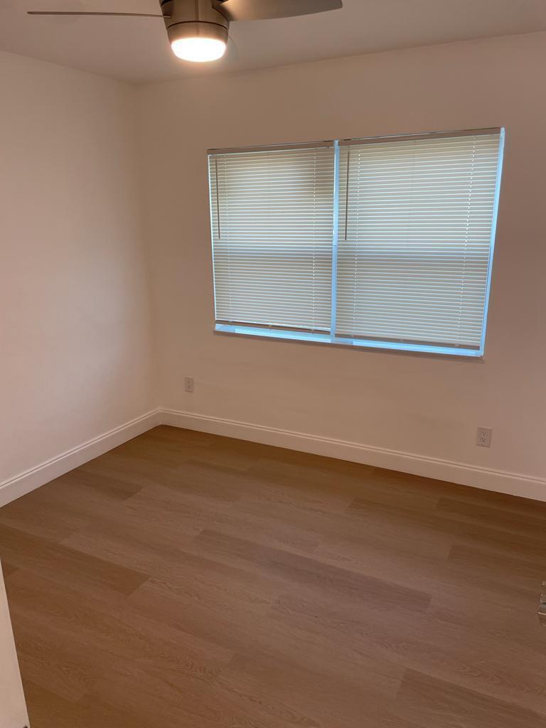 LAKE OSBORNE PARK - Residential