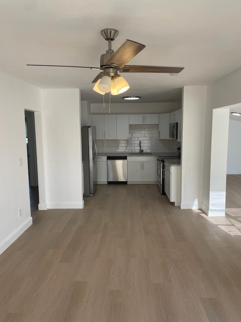 LAKE OSBORNE PARK - Residential