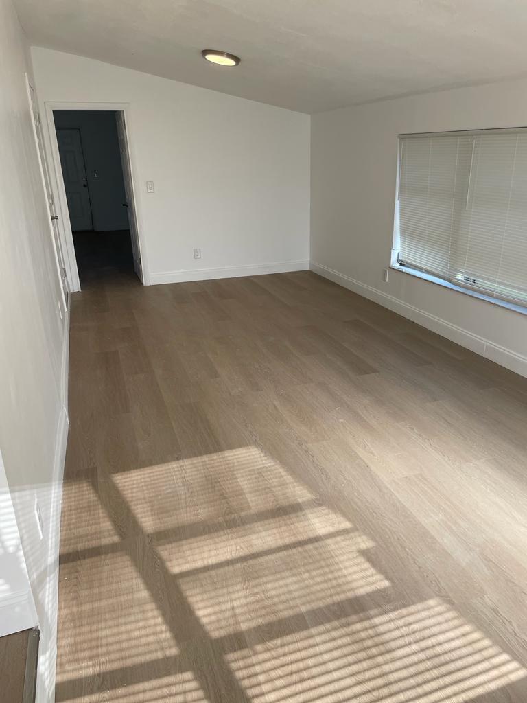 LAKE OSBORNE PARK - Residential