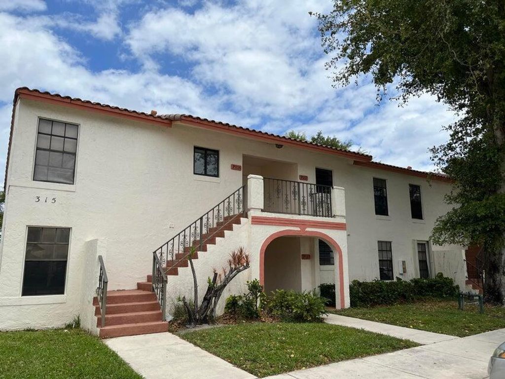 Photo of 315 Palmwood Place #2170, Boca Raton, FL 33431 (MLS # B26042787)