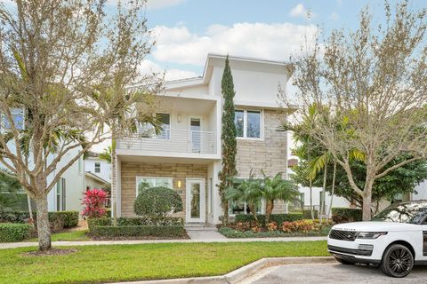 Photo of 1022 Faulkner Terrace, Palm Beach Gardens, FL 33418 (MLS # B26012069)