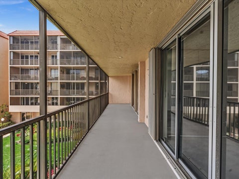 Tiny photo for 740 S Federal Highway #316, Pompano Beach, FL 33062 (MLS # B26035692)