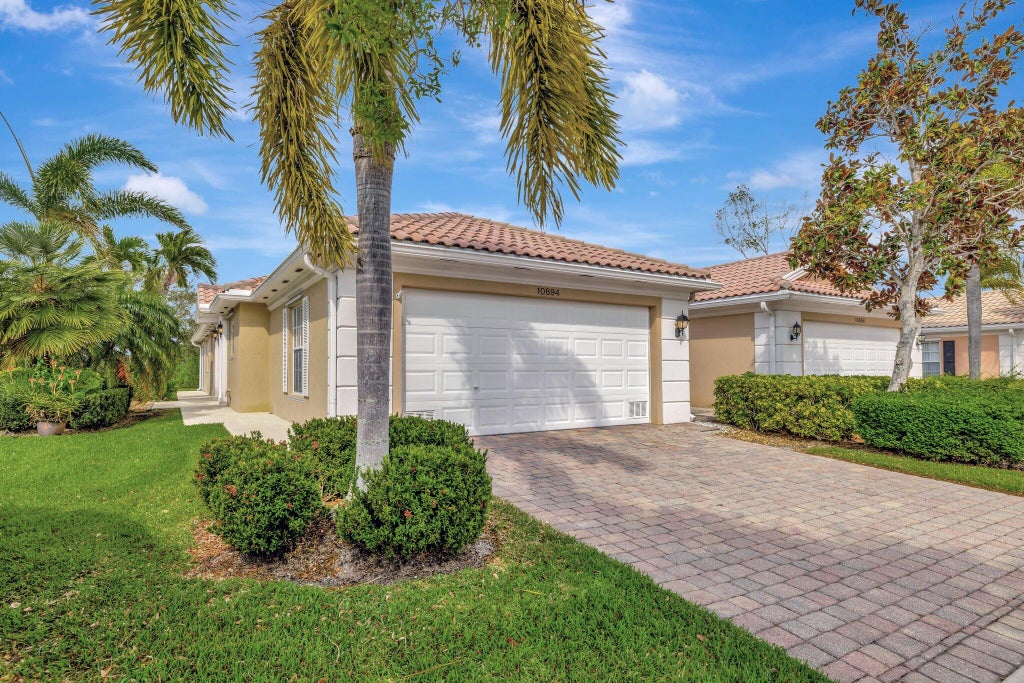 Photo of 10894 SW Dardanelle Drive, Port Saint Lucie, FL 34987 (MLS # R11070616)