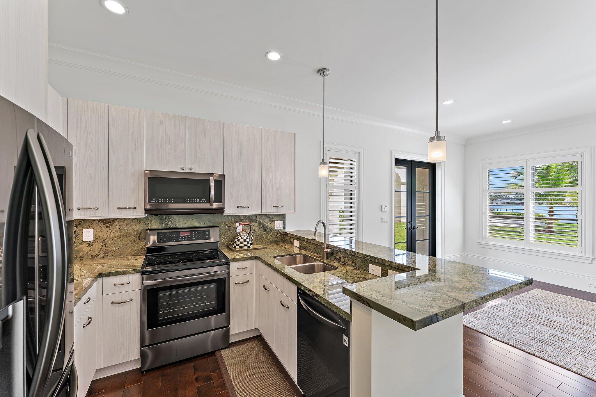 BAMBOO POINT - Residential