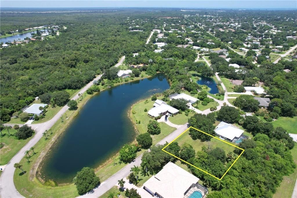 Photo of 3 River Oak Drive, Sebastian, FL 32958 (MLS # R11112142)