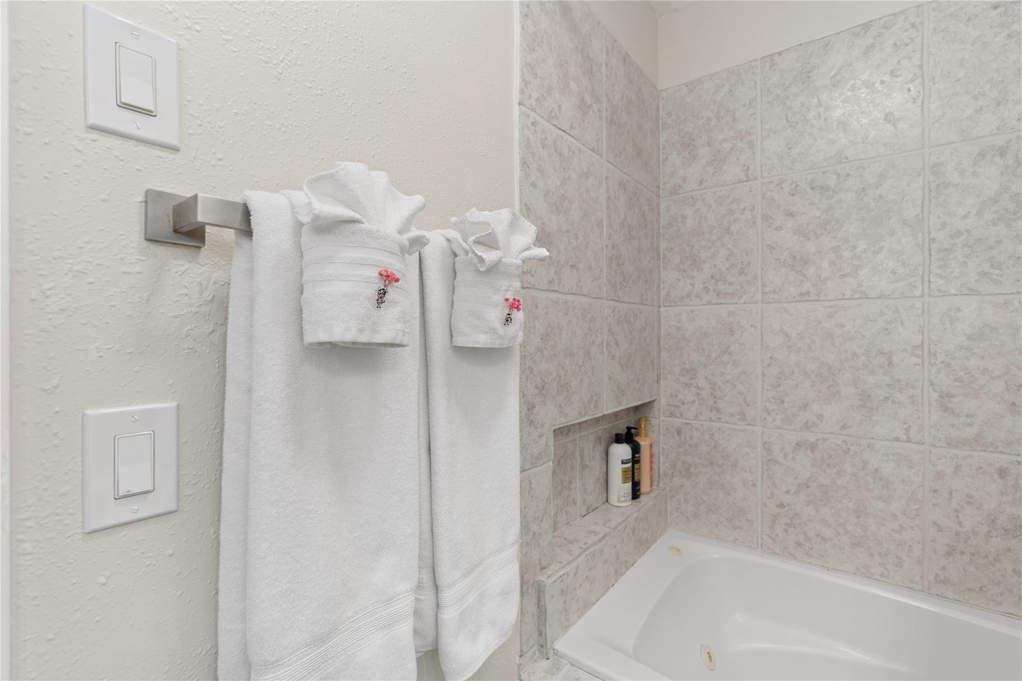 CORAL RIDGE ISLES - Residential Income