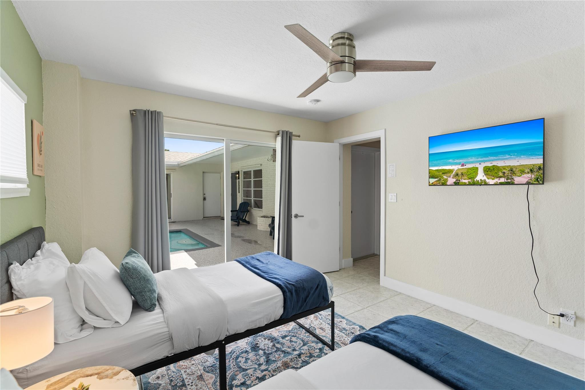 CORAL RIDGE ISLES - Residential Income