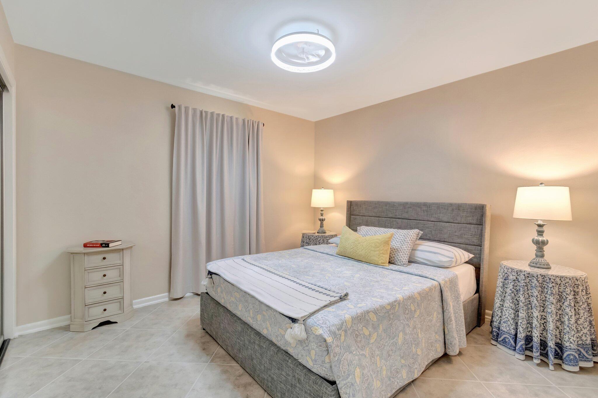 COLLEGE PARK - Residential