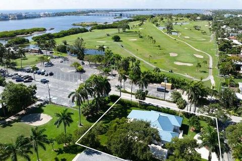 A home in Lake Worth Beach