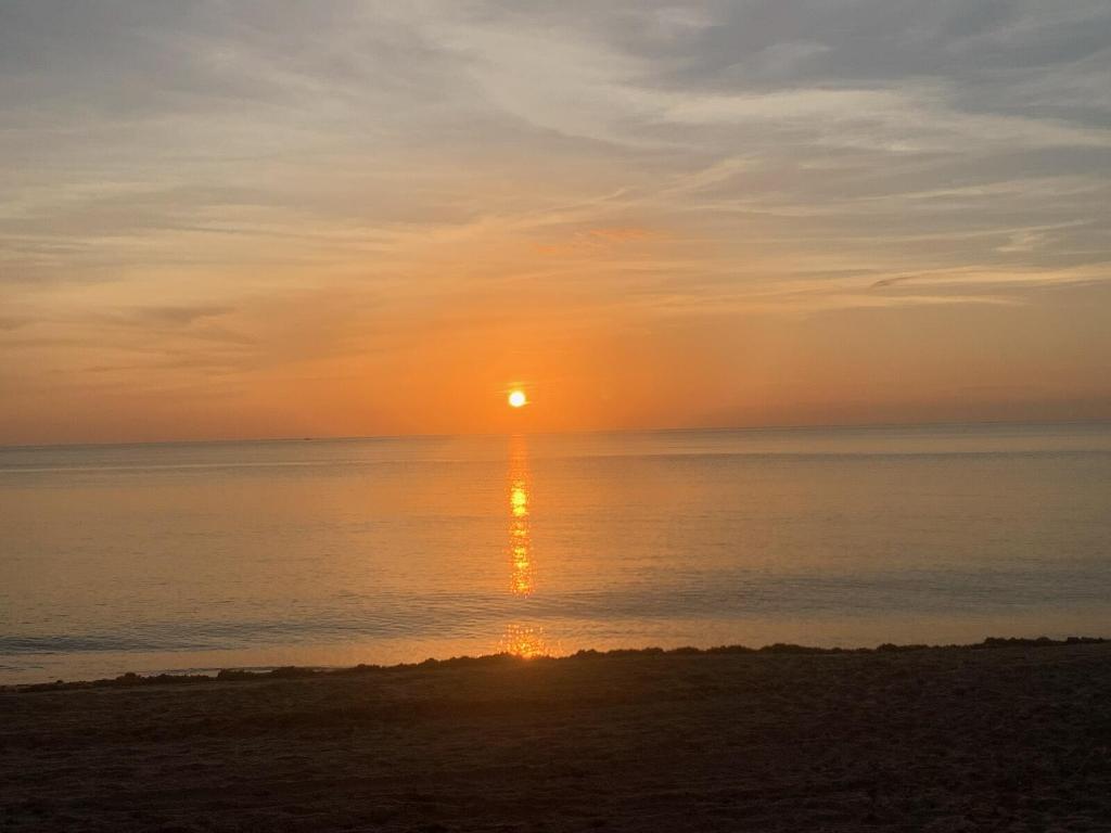 LE CHATEAU ROYAL CONDO - Residential Lease