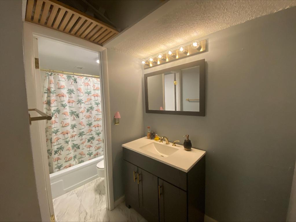 LE CHATEAU ROYAL CONDO - Residential Lease