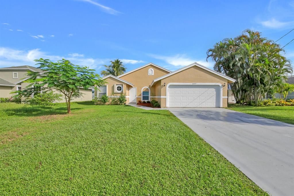 Photo of 6247 Robinson Street, Jupiter, FL 33458 (MLS # R10748619)