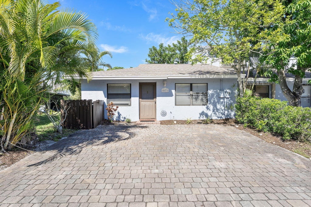Photo of 5171 Tennis Lane, Delray Beach, FL 33484 (MLS # B26081326)