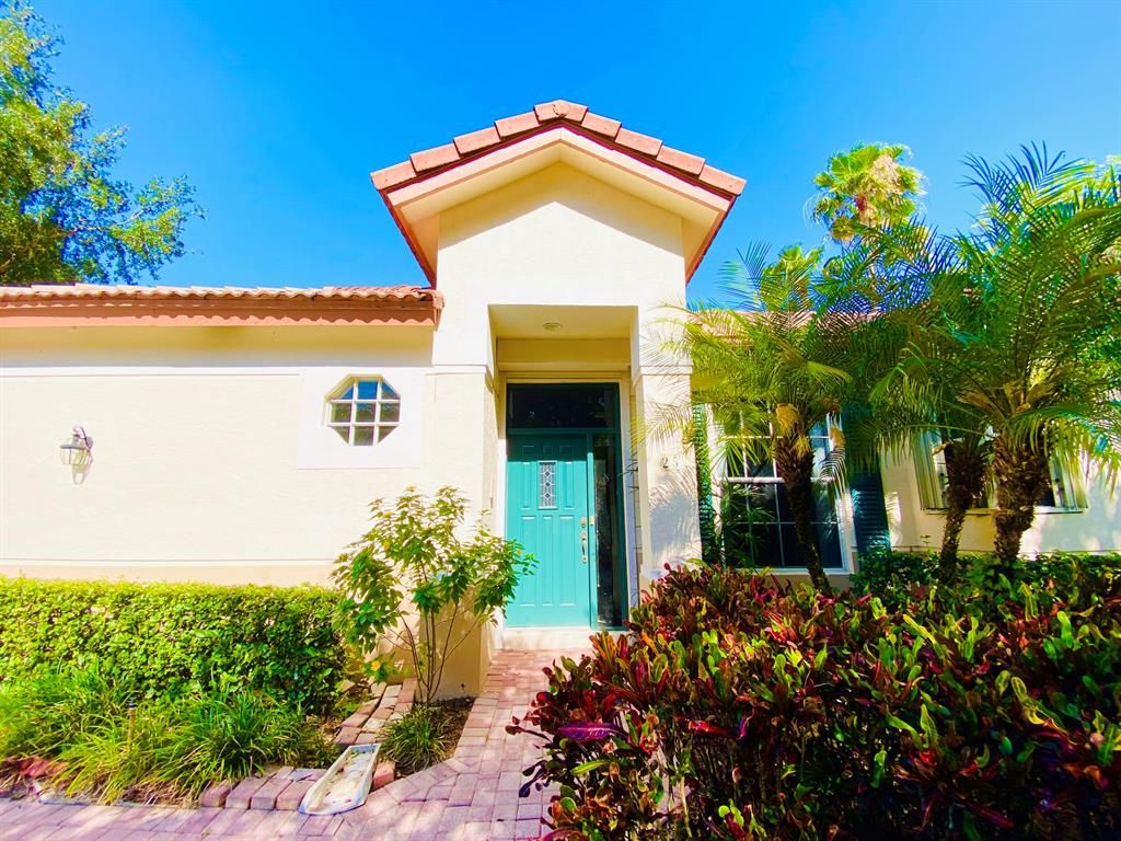 Photo of 25 Porta Vista Circle Cir, Palm Beach Gardens, FL 33418 (MLS # R10619081)