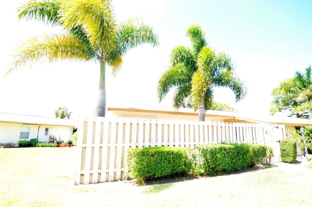 Photo of 1325 Arapaho Street, Jupiter, FL 33458 (MLS # R10978227)