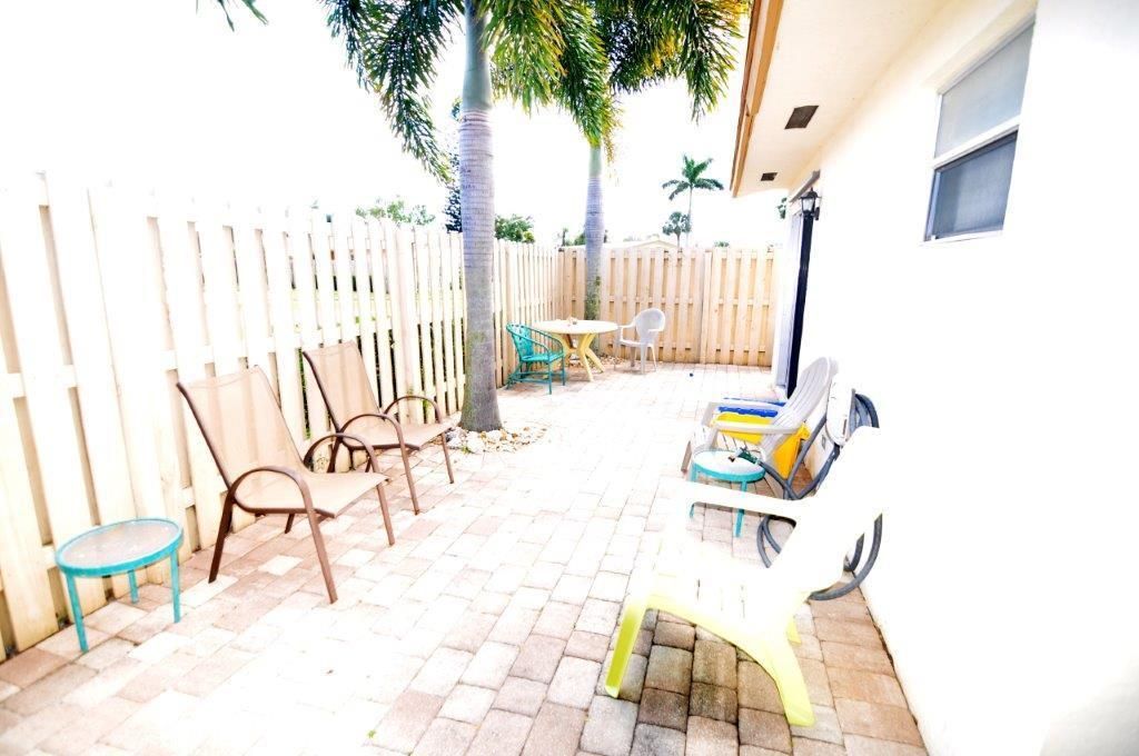 Photo of 1325 Arapaho Street, Jupiter, FL 33458 (MLS # R10978227)