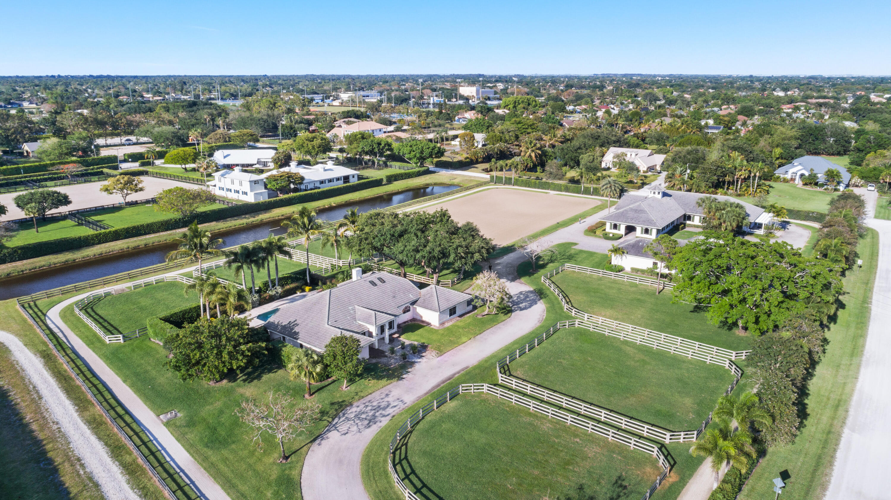 SADDLE TRAIL PARK OF WELLINGTON - Residential
