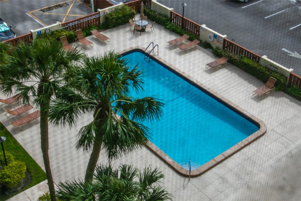 10777 W Sample Road 718