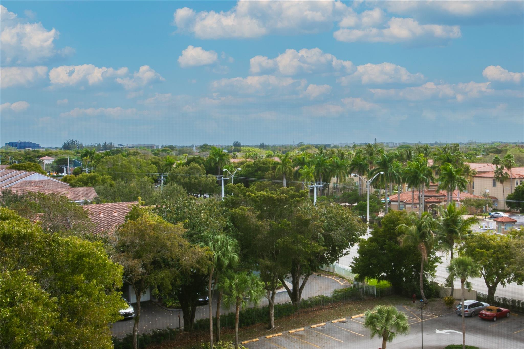 COUNTRY CLUB TOWER - Residential