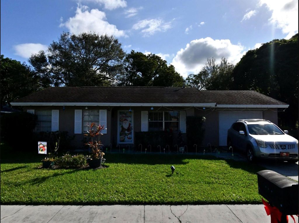 Photo of 3213 Indiana Court, Fort Pierce, FL 34947 (MLS # R10899289)